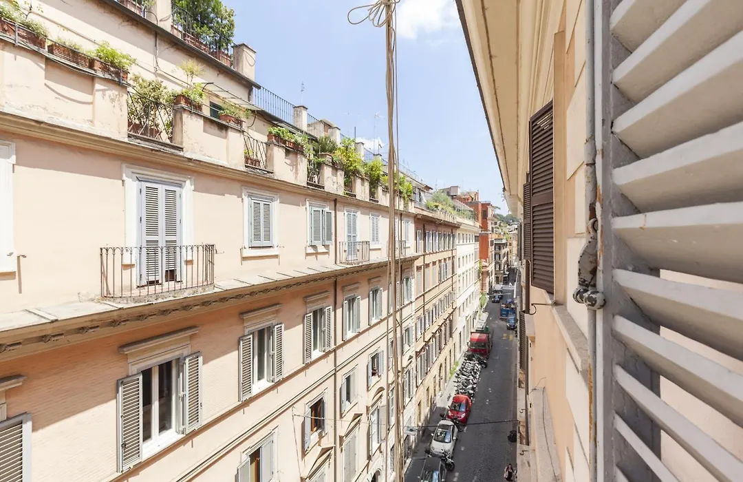Spanish Steps Historic Apartment-1