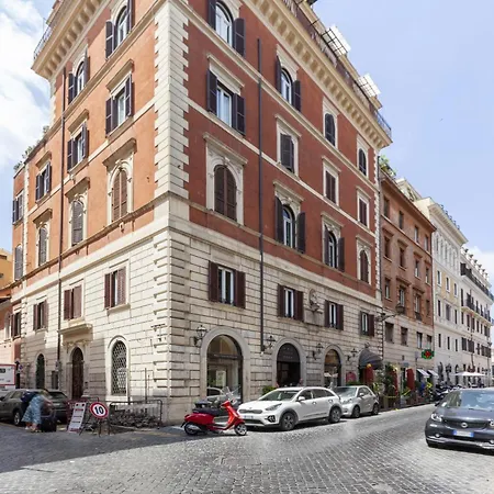 Spanish Steps Historic Apartment-2