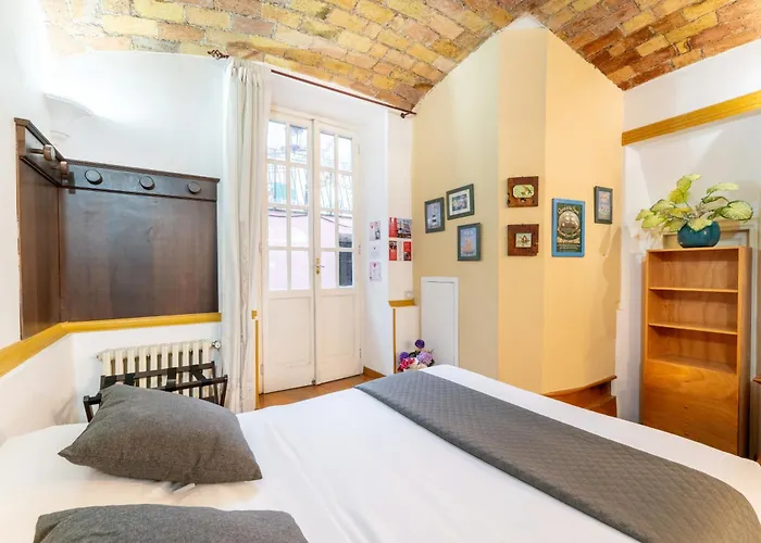 The British Corner, Central Cozy Loft With Garden 10 Min From Center